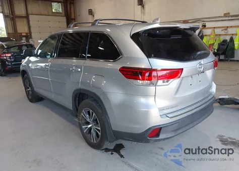 2019 Toyota Highlander Le Plus z USA, uszkodzony, nr VIN 5TDBZRFHXKS926518